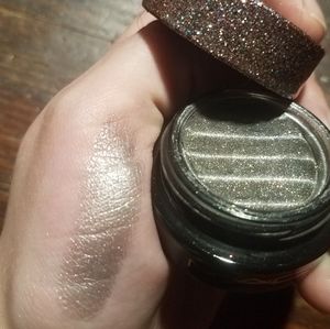 Mac Spellbinder eye-shadow
